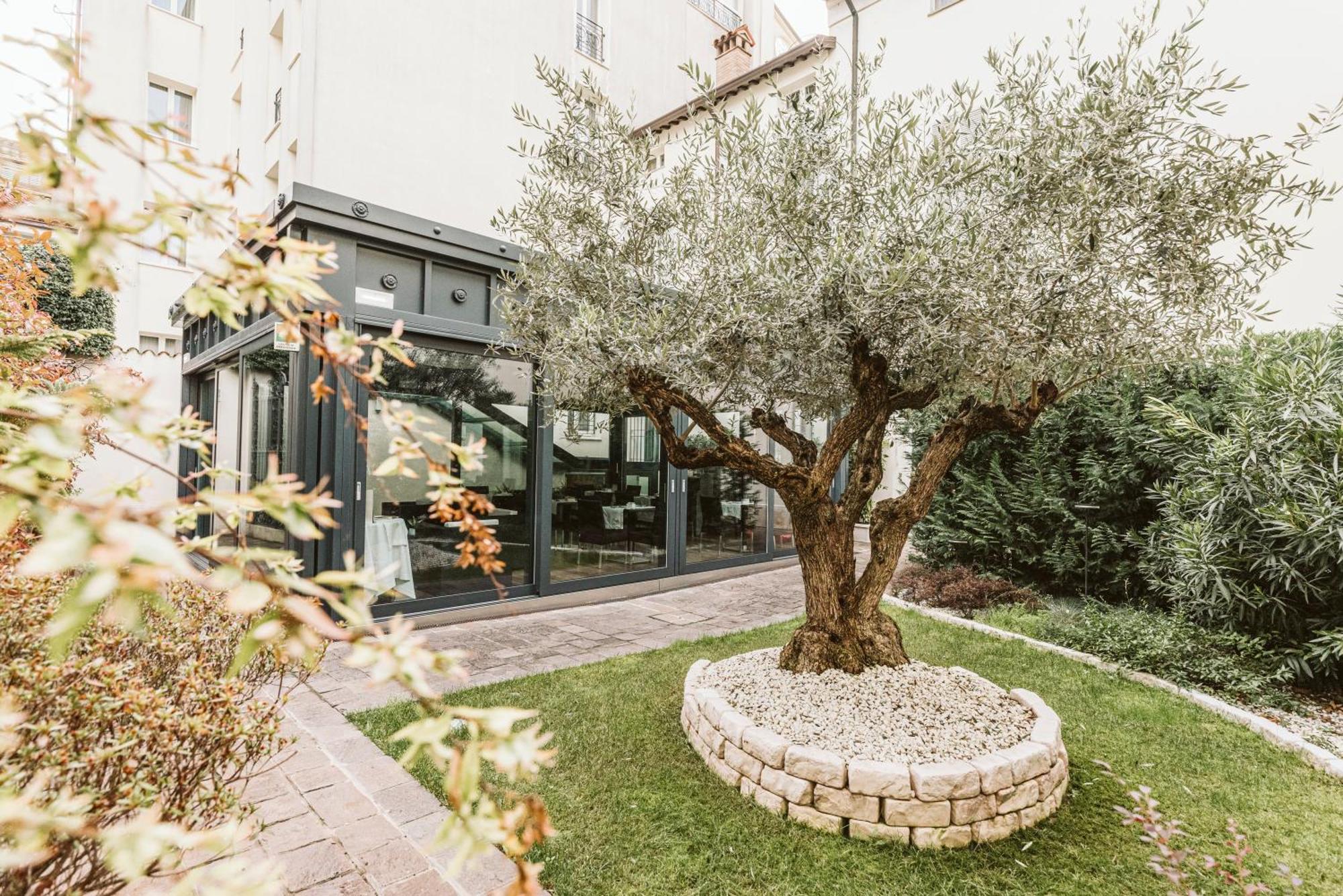 Palazzo Bezzi Hotel Ravenna Luaran gambar